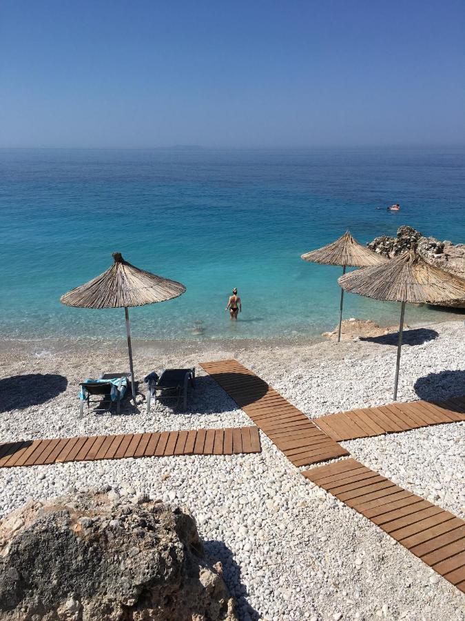White Rocks Dhermi * Gjilek